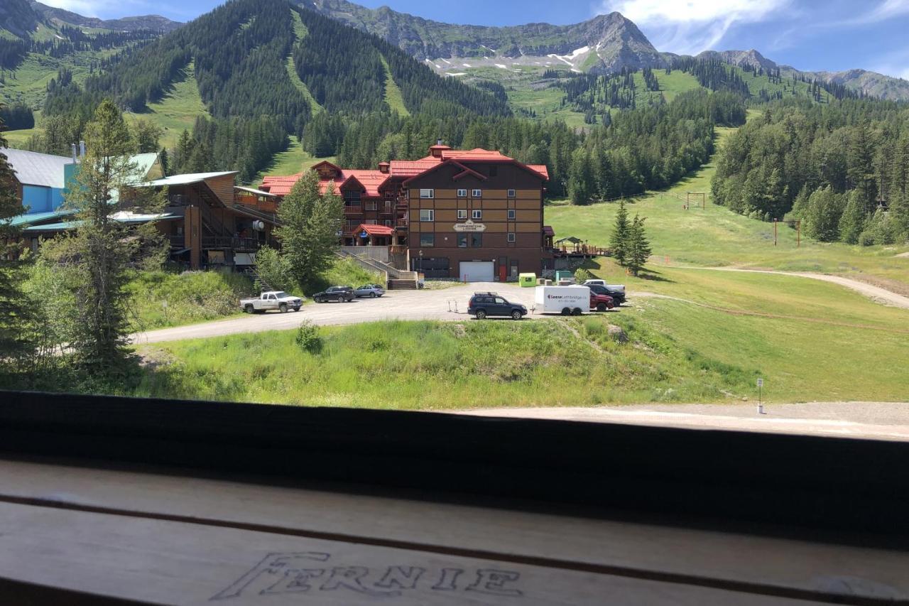 The Griz Inn By Park Vacation Management Fernie Dış mekan fotoğraf
