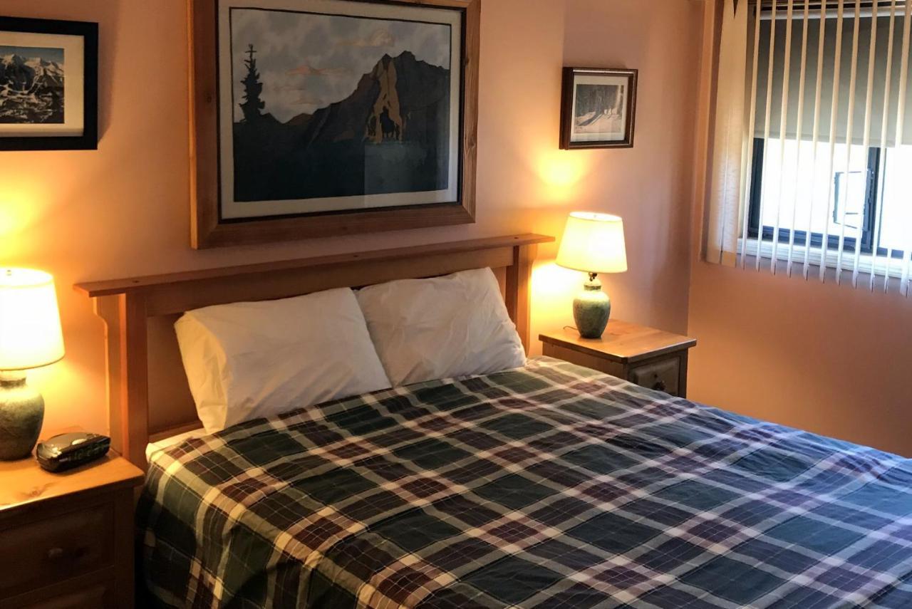 The Griz Inn By Park Vacation Management Fernie Dış mekan fotoğraf
